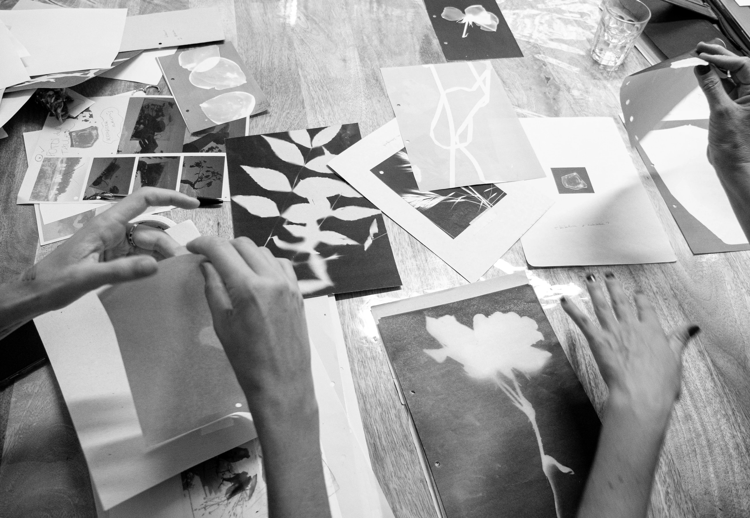 Taller colectivo con arcillas silvestres y materiales del paisaje urbano